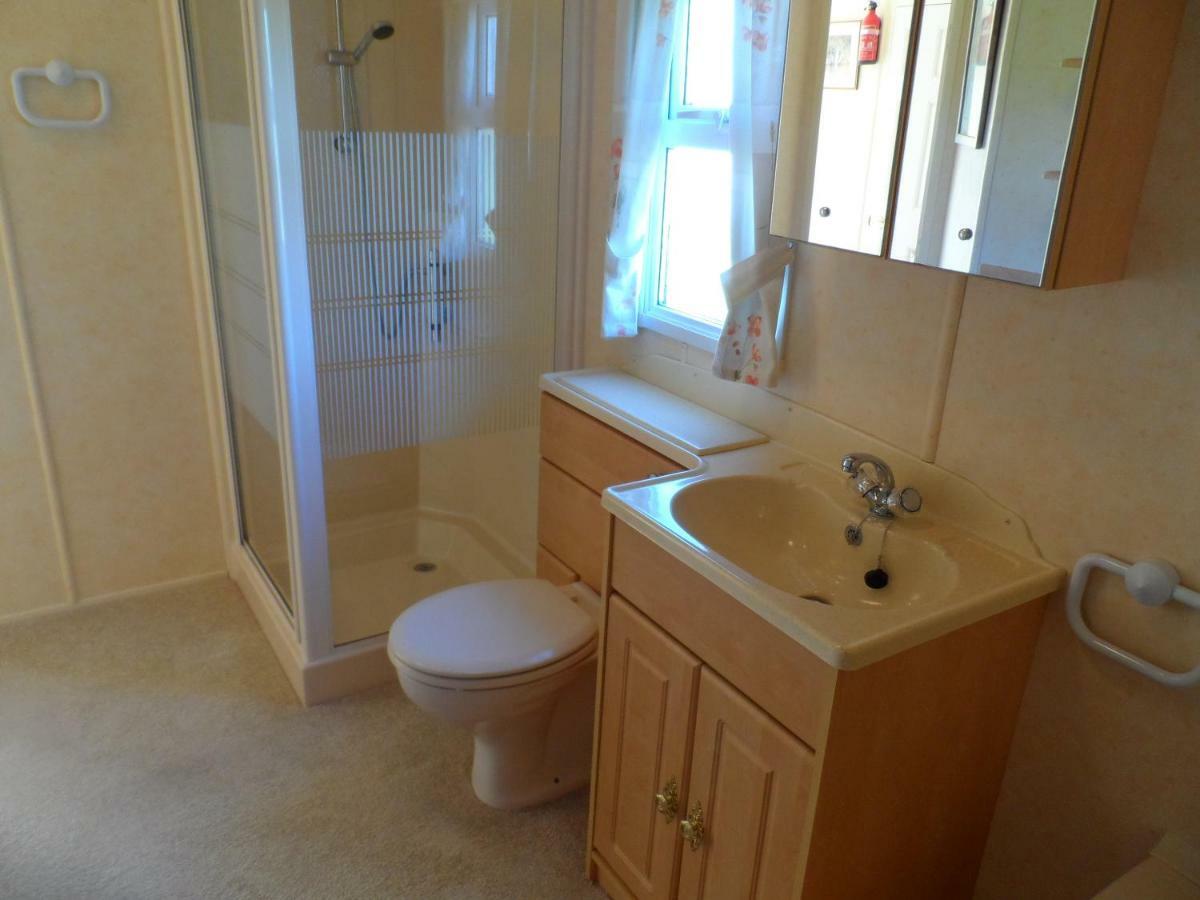 Luxury Mobile Home Near Perranporth Situated On A Quiet Farm Truro Exterior foto
