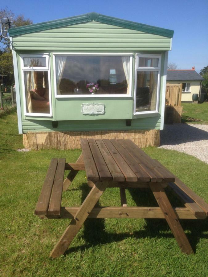 Luxury Mobile Home Near Perranporth Situated On A Quiet Farm Truro Exterior foto